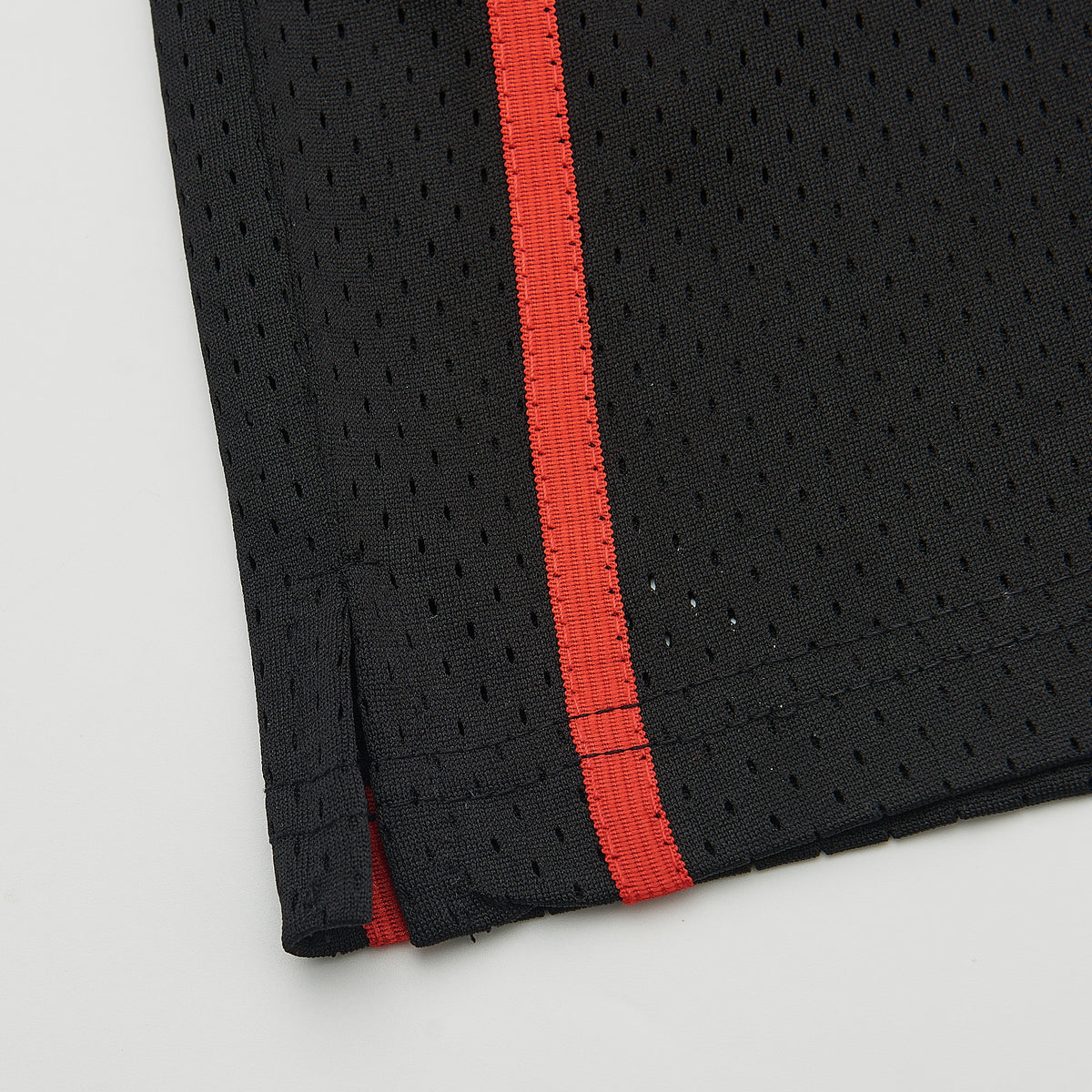 Get Rich or Die Tryin' #50 Cent Basketball Jersey — hem detail